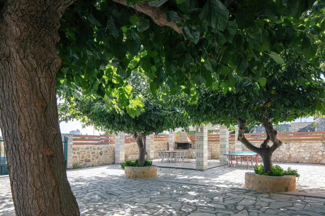 Villa Pinelopi Asprouliánoi Екстериор снимка