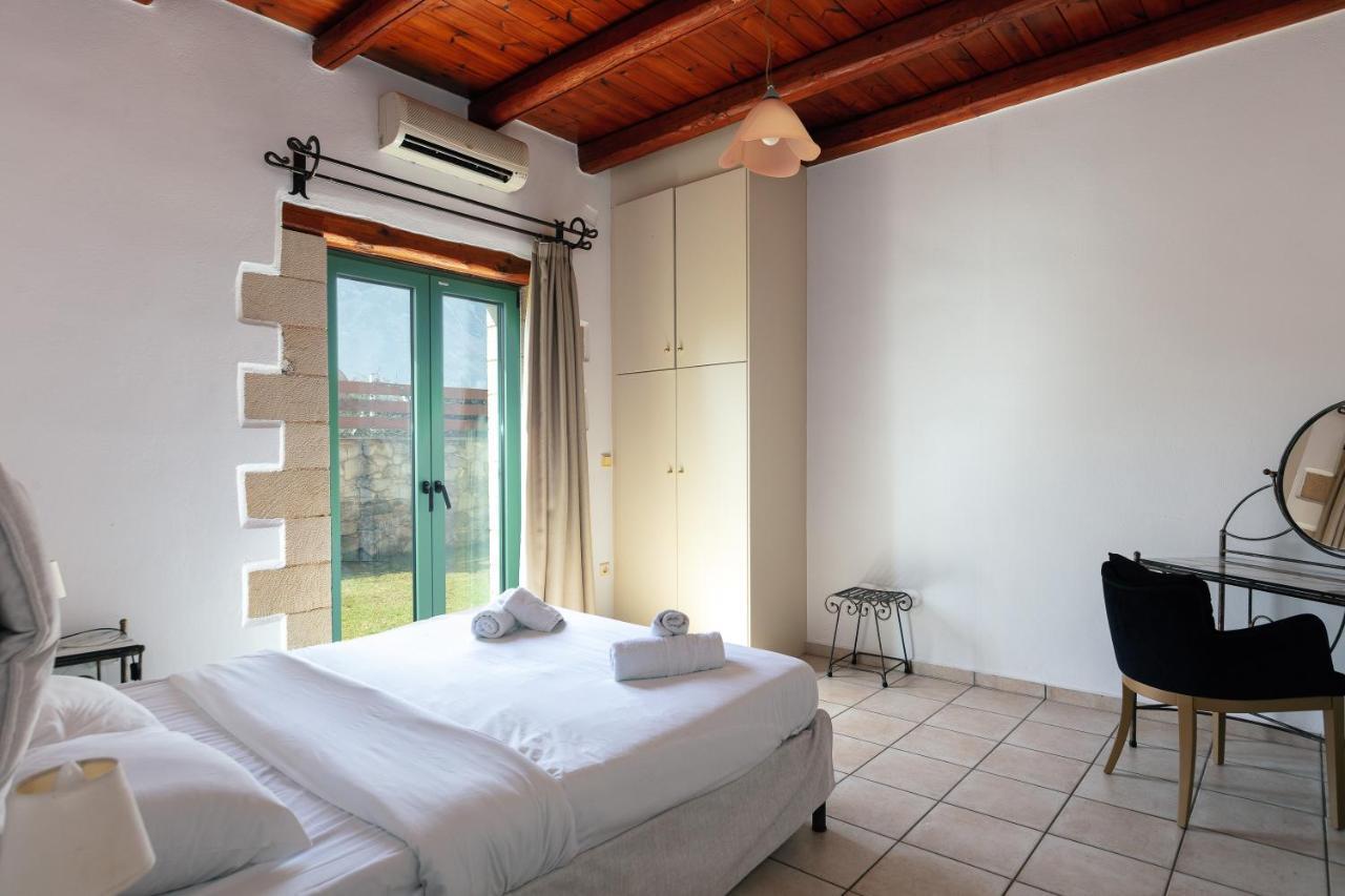 Villa Pinelopi Asprouliánoi Екстериор снимка